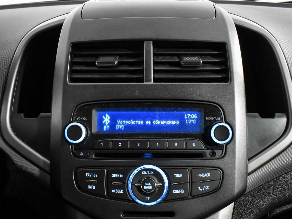 Chevrolet Aveo с пробегом — 2014 год. Фото: #15