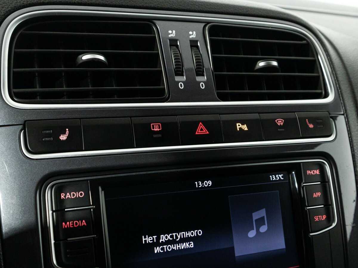 Volkswagen Polo с пробегом — 2018 год. Фото: #17