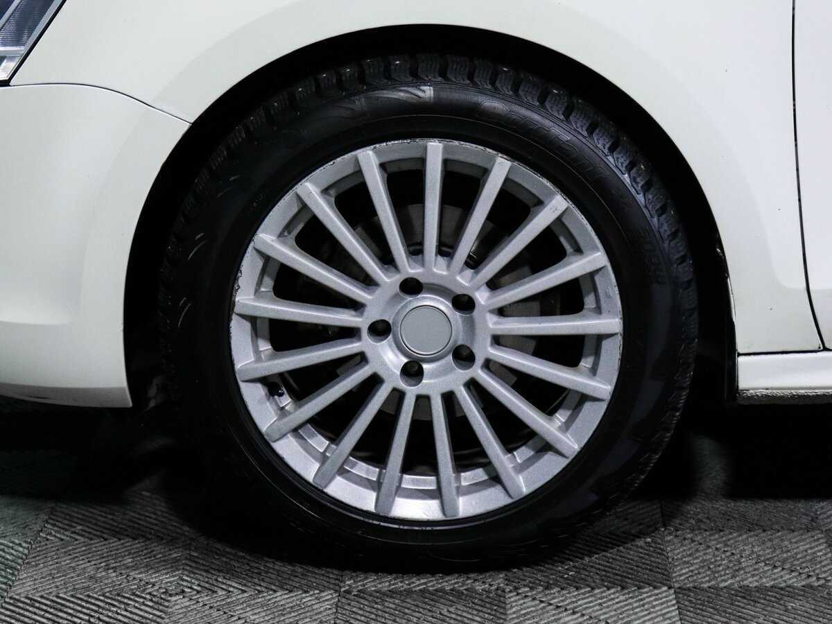 Volkswagen Jetta с пробегом — 2013 год. Фото: #11