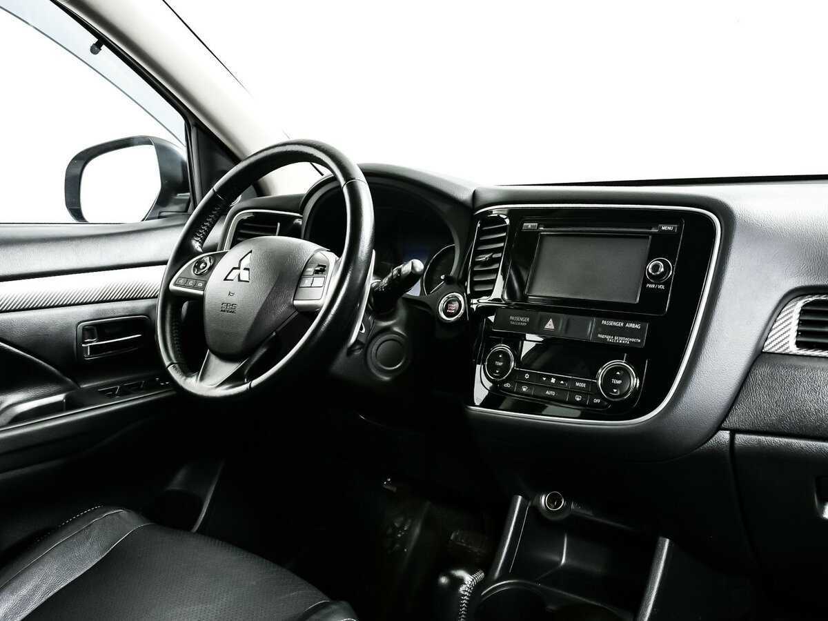 Mitsubishi Outlander с пробегом — 2014 год. Фото: #8