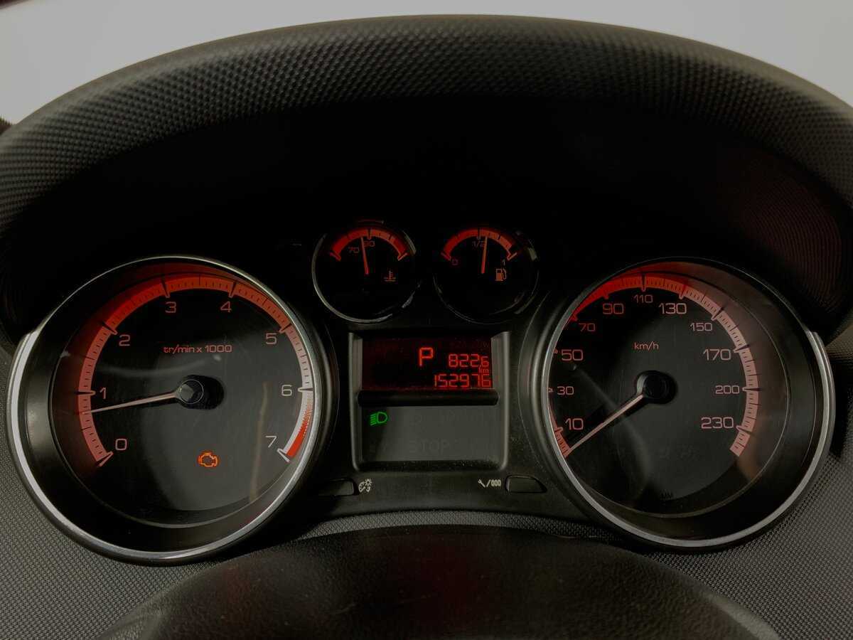 Peugeot 308 с пробегом — 2012 год. Фото: #14