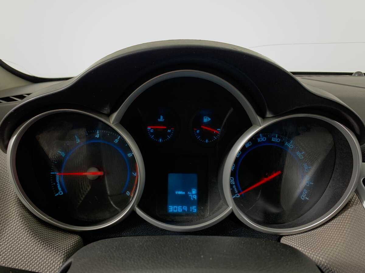 Chevrolet Cruze с пробегом — 2012 год. Фото: #14