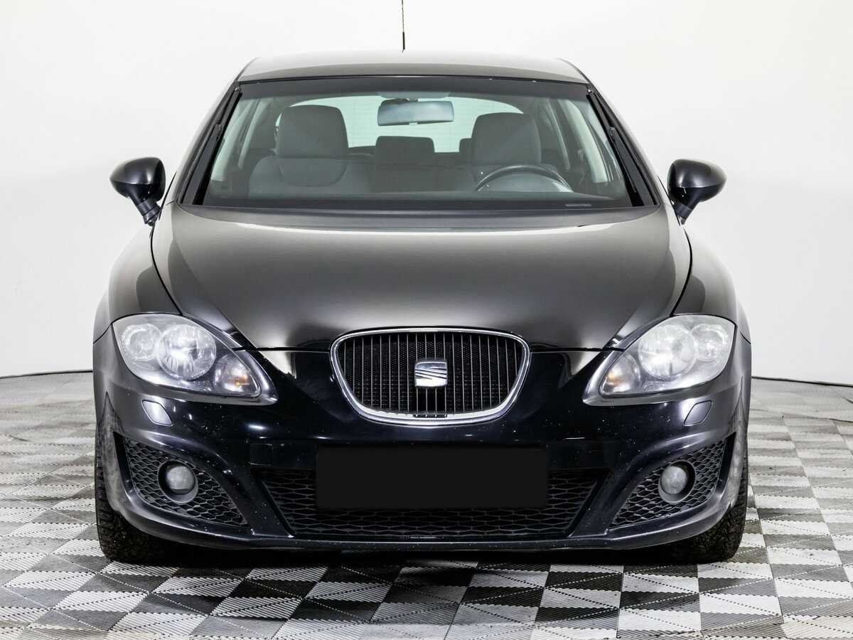 SEAT Leon с пробегом — 2012 год. Фото: #1