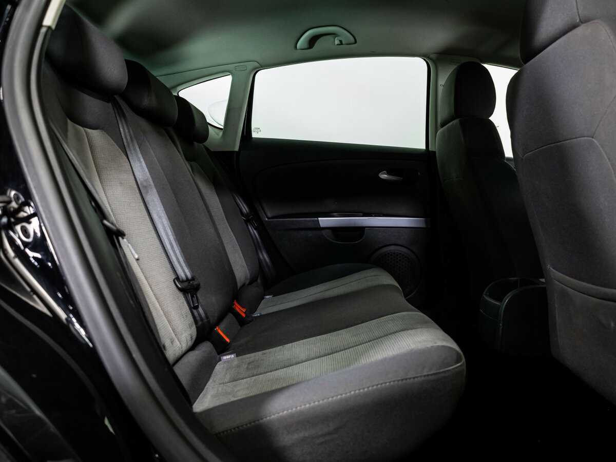 SEAT Leon с пробегом — 2012 год. Фото: #8