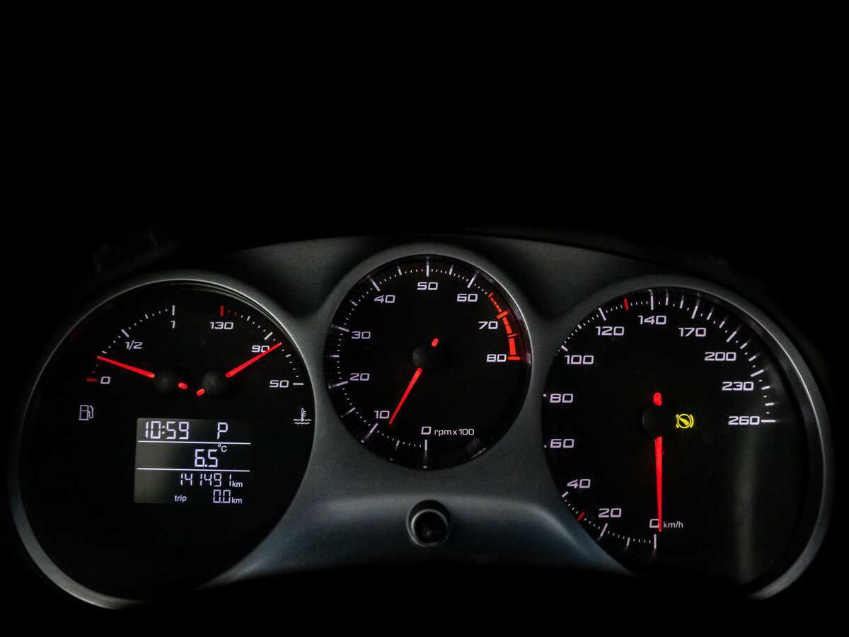 SEAT Leon с пробегом — 2012 год. Фото: #17