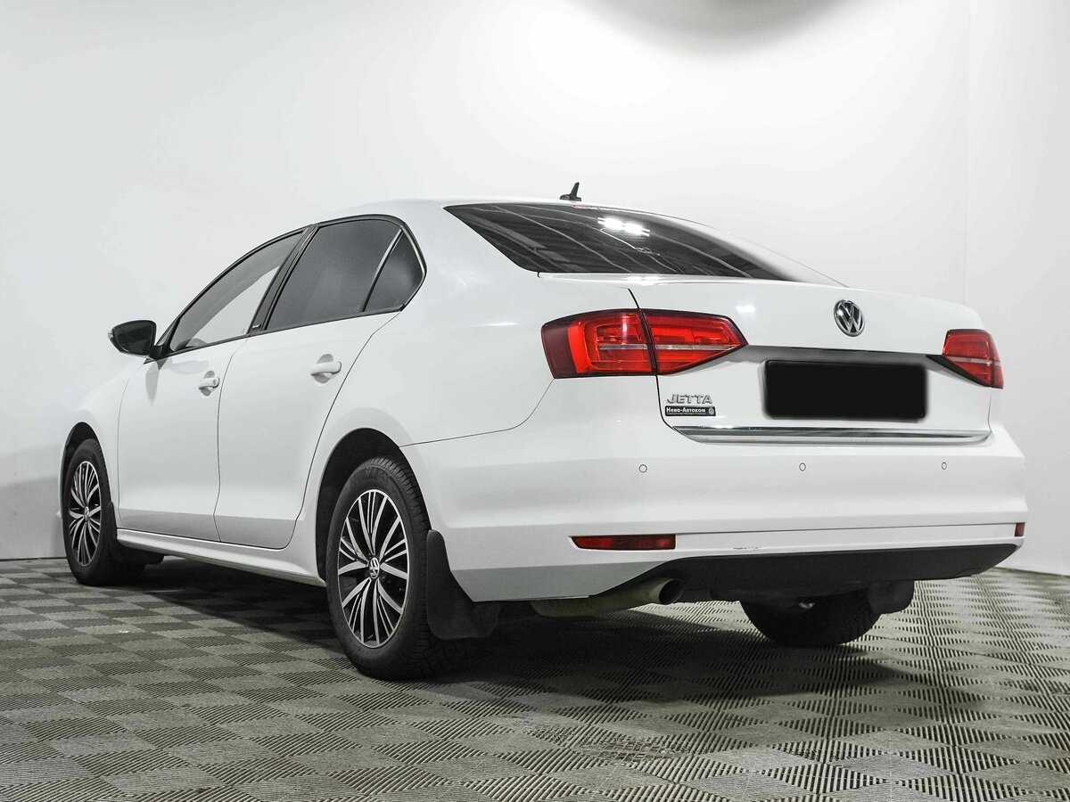 Volkswagen Jetta с пробегом — 2016 год. Фото: #4