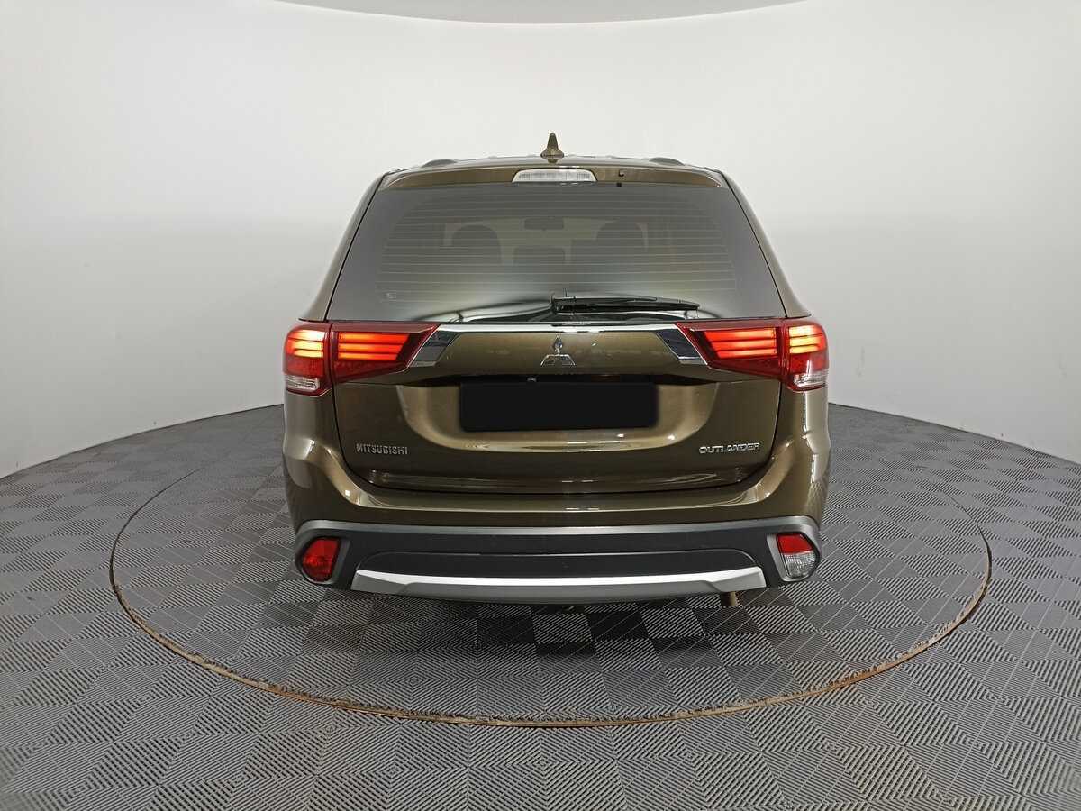 Mitsubishi Outlander с пробегом — 2018 год. Фото: #4