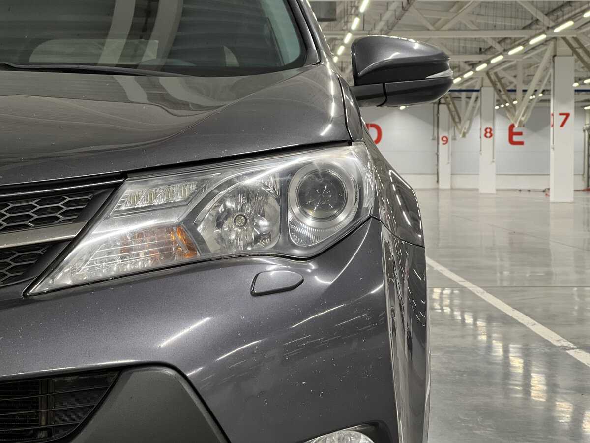 Toyota RAV4 с пробегом — 2014 год. Фото: #16