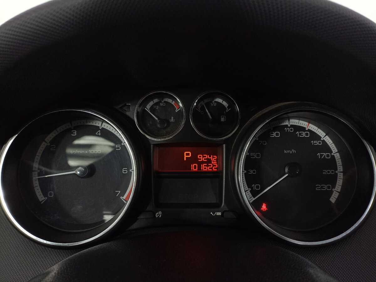 Peugeot 408 с пробегом — 2012 год. Фото: #7