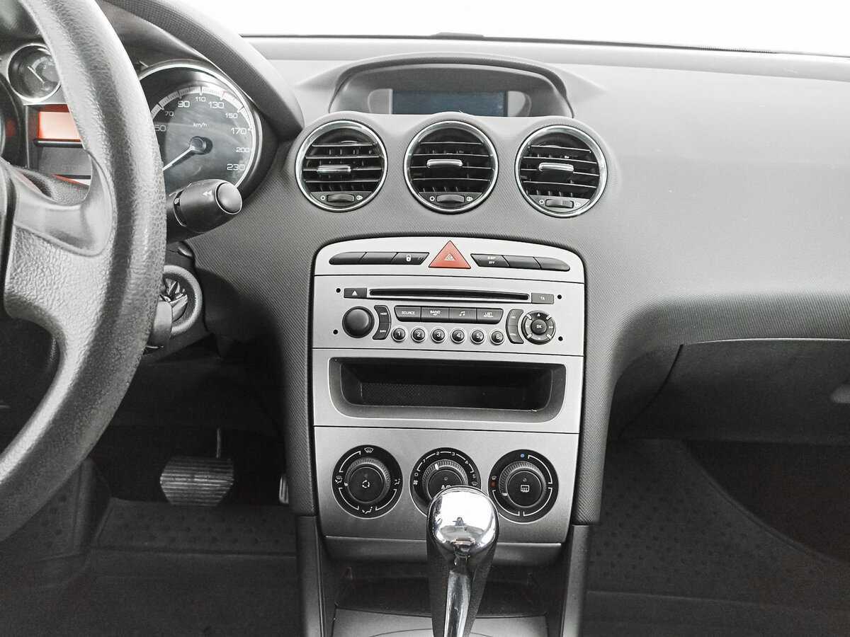 Peugeot 408 с пробегом — 2012 год. Фото: #9