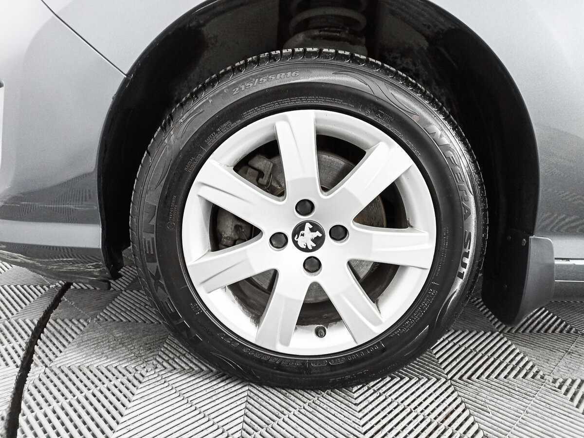 Peugeot 408 с пробегом — 2012 год. Фото: #12