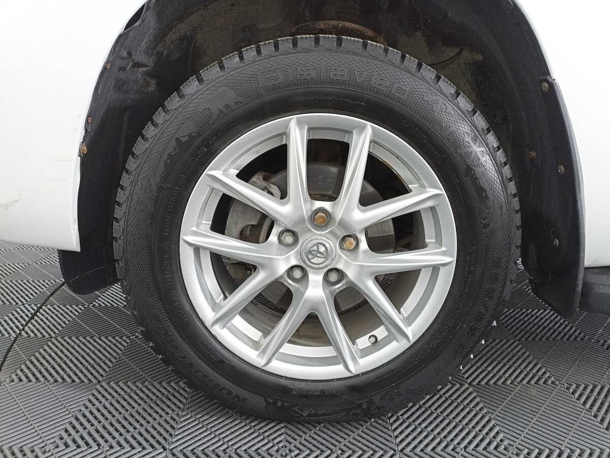 Toyota RAV4 с пробегом — 2012 год. Фото: #15