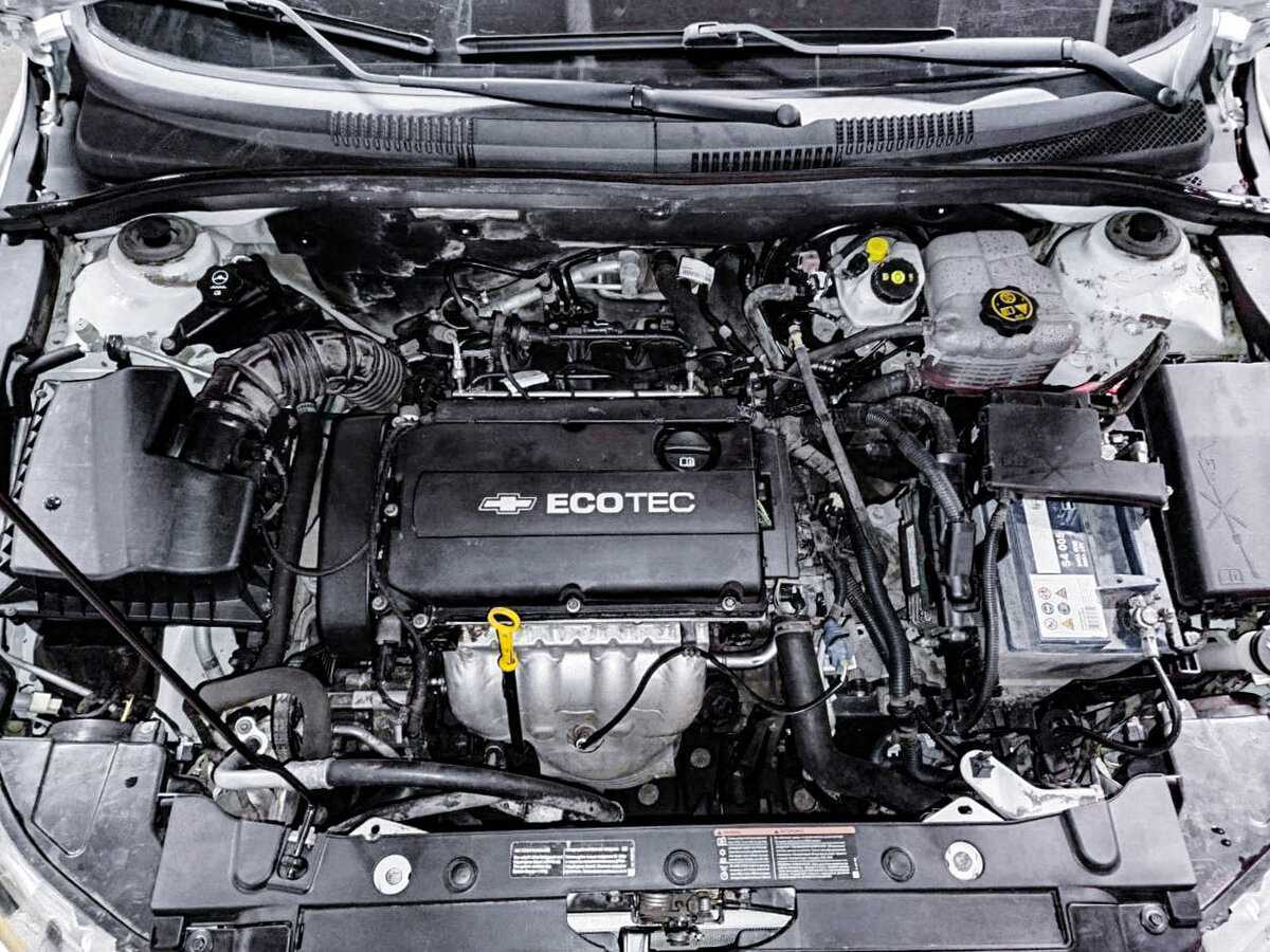 Chevrolet Cruze с пробегом — 2012 год. Фото: #8