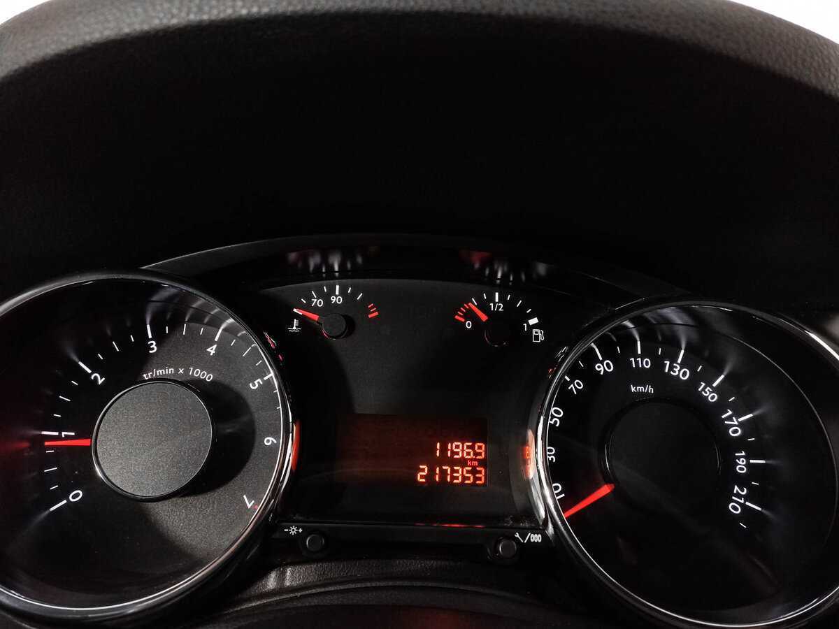 Peugeot 3008 с пробегом — 2012 год. Фото: #9