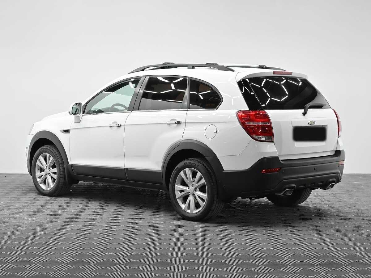 Chevrolet Captiva с пробегом — 2015 год. Фото: #3