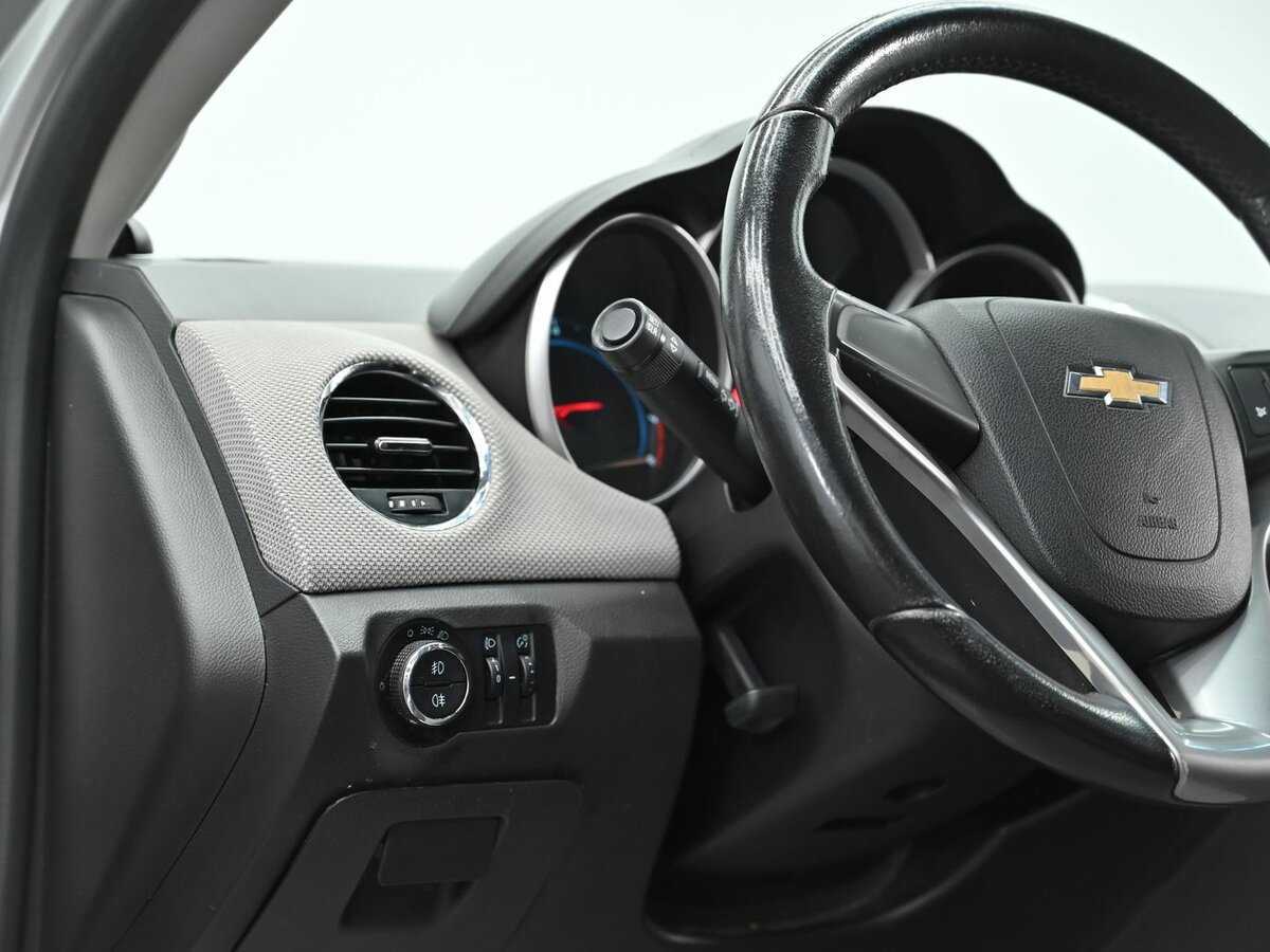 Chevrolet Cruze с пробегом — 2013 год. Фото: #7