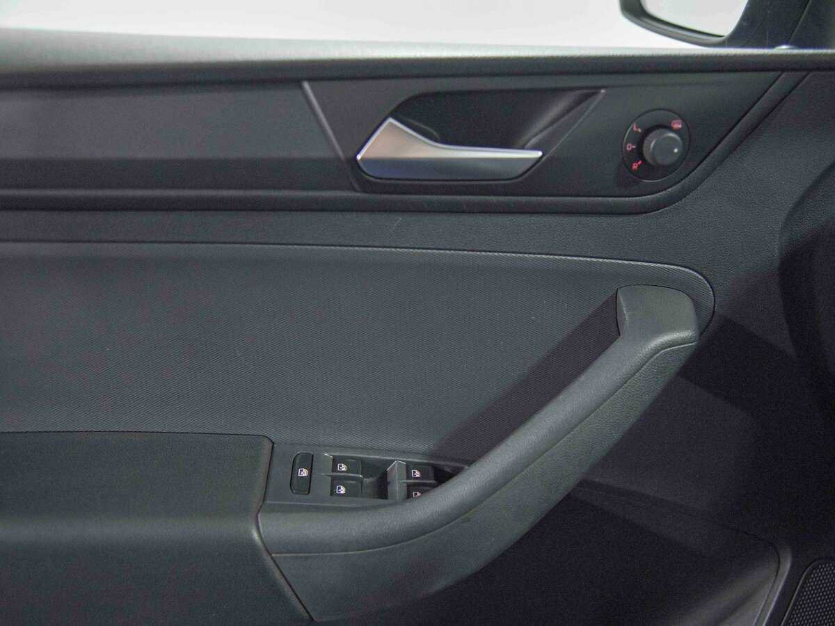 Volkswagen Polo с пробегом — 2020 год. Фото: #10