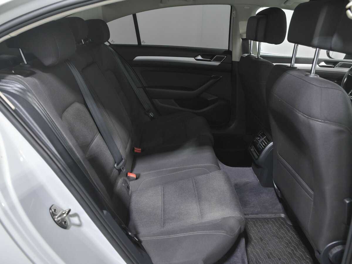 Volkswagen Passat с пробегом — 2015 год. Фото: #15