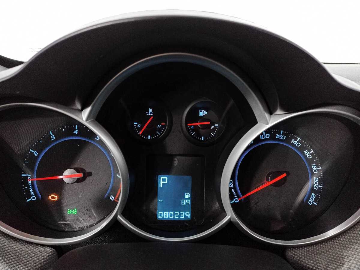 Chevrolet Cruze с пробегом — 2014 год. Фото: #10