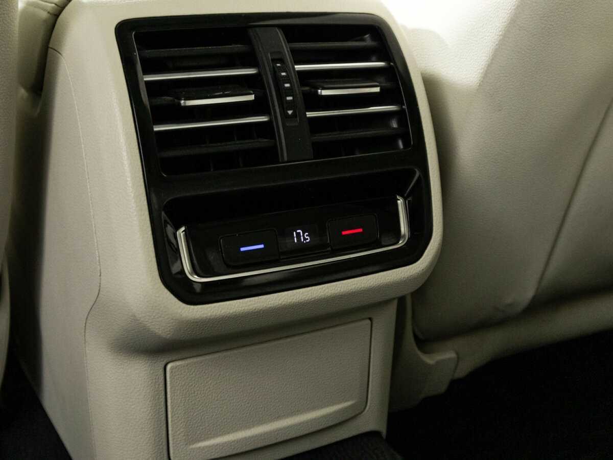 Volkswagen Passat с пробегом — 2018 год. Фото: #16