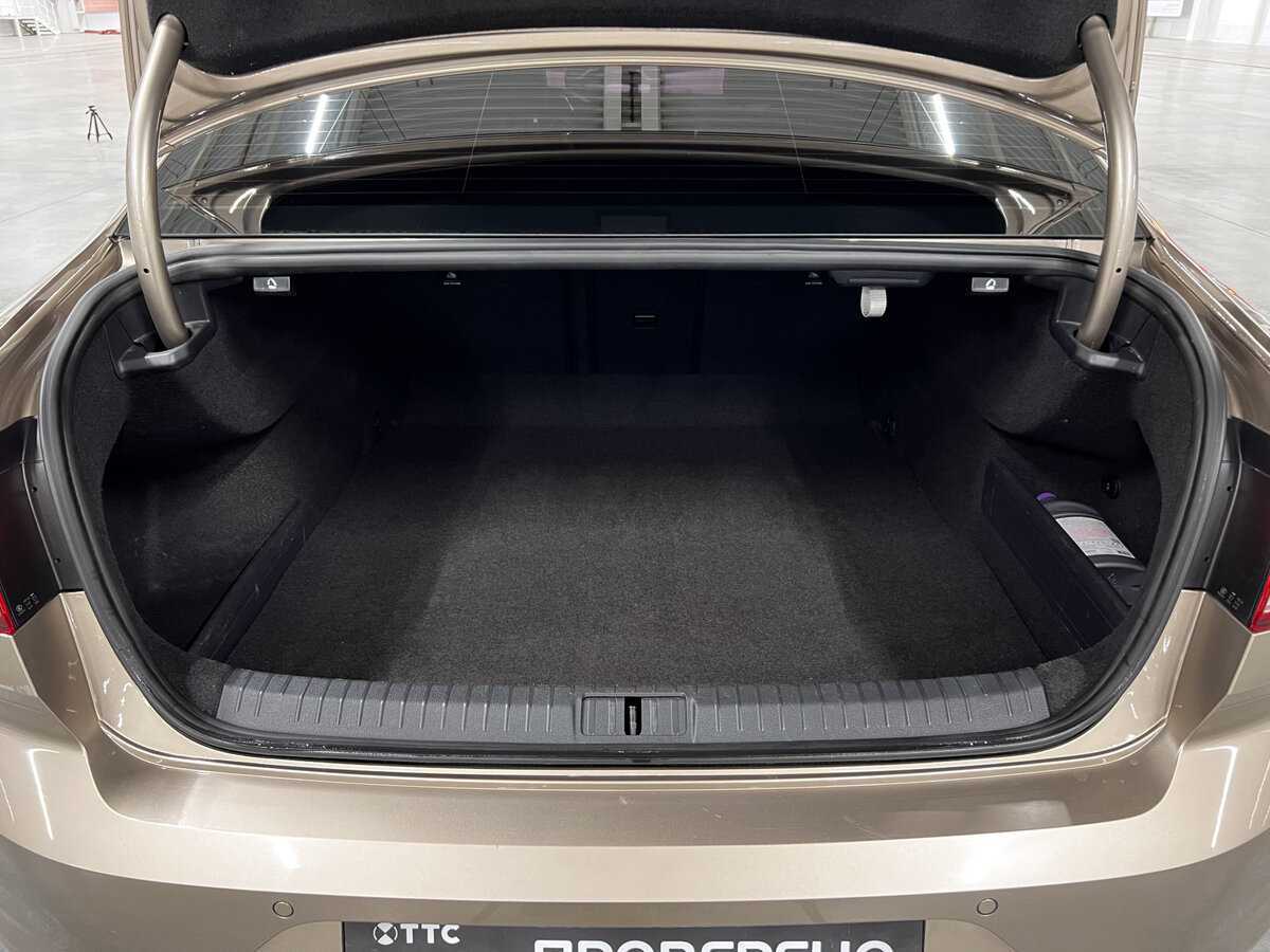 Volkswagen Passat с пробегом — 2016 год. Фото: #9