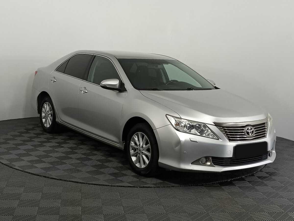 Toyota Camry с пробегом — 2013 год. Фото: #2