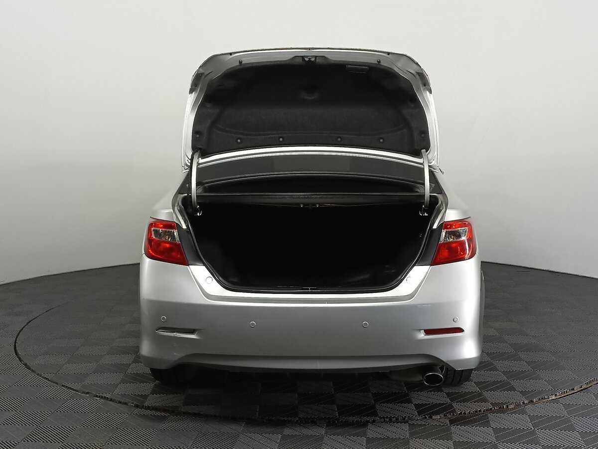 Toyota Camry с пробегом — 2013 год. Фото: #9