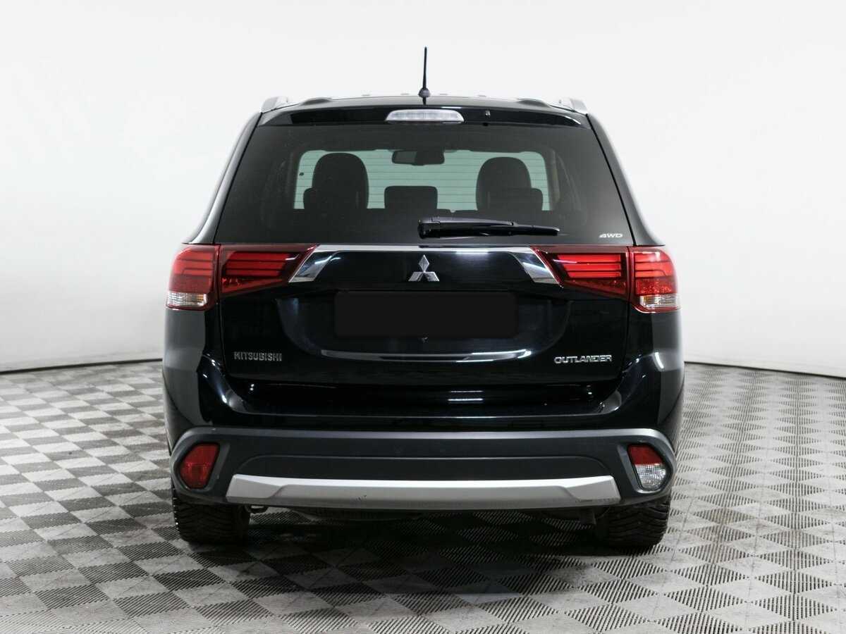Mitsubishi Outlander с пробегом — 2015 год. Фото: #4