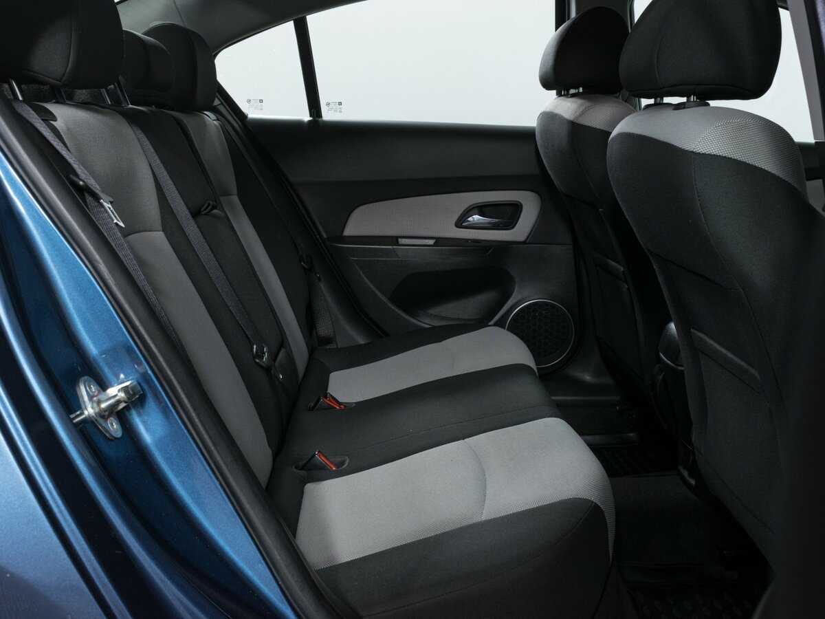 Chevrolet Cruze с пробегом — 2013 год. Фото: #9