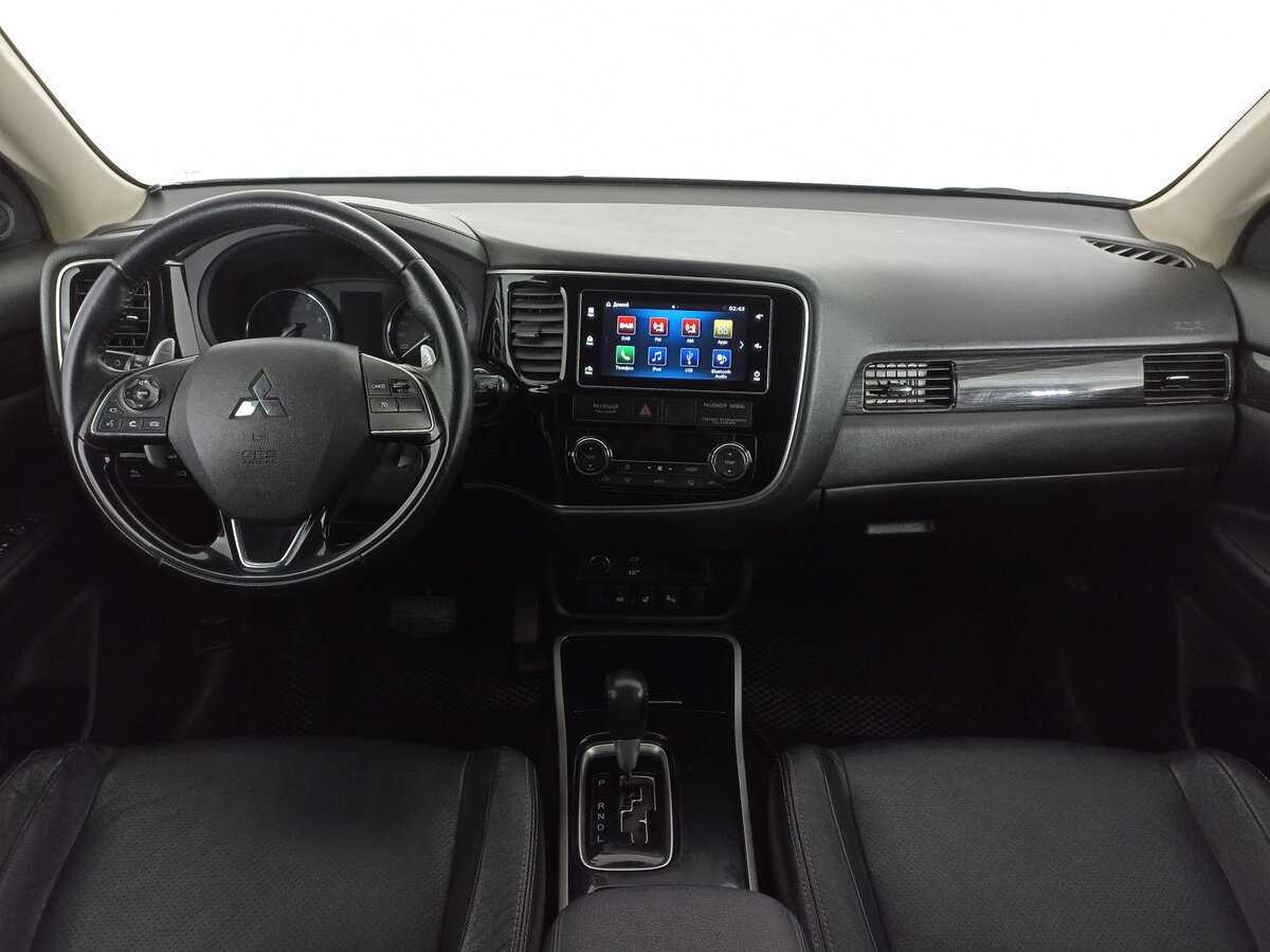 Mitsubishi Outlander с пробегом — 2017 год. Фото: #11