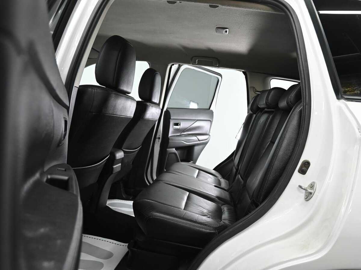 Mitsubishi Outlander с пробегом — 2012 год. Фото: #14