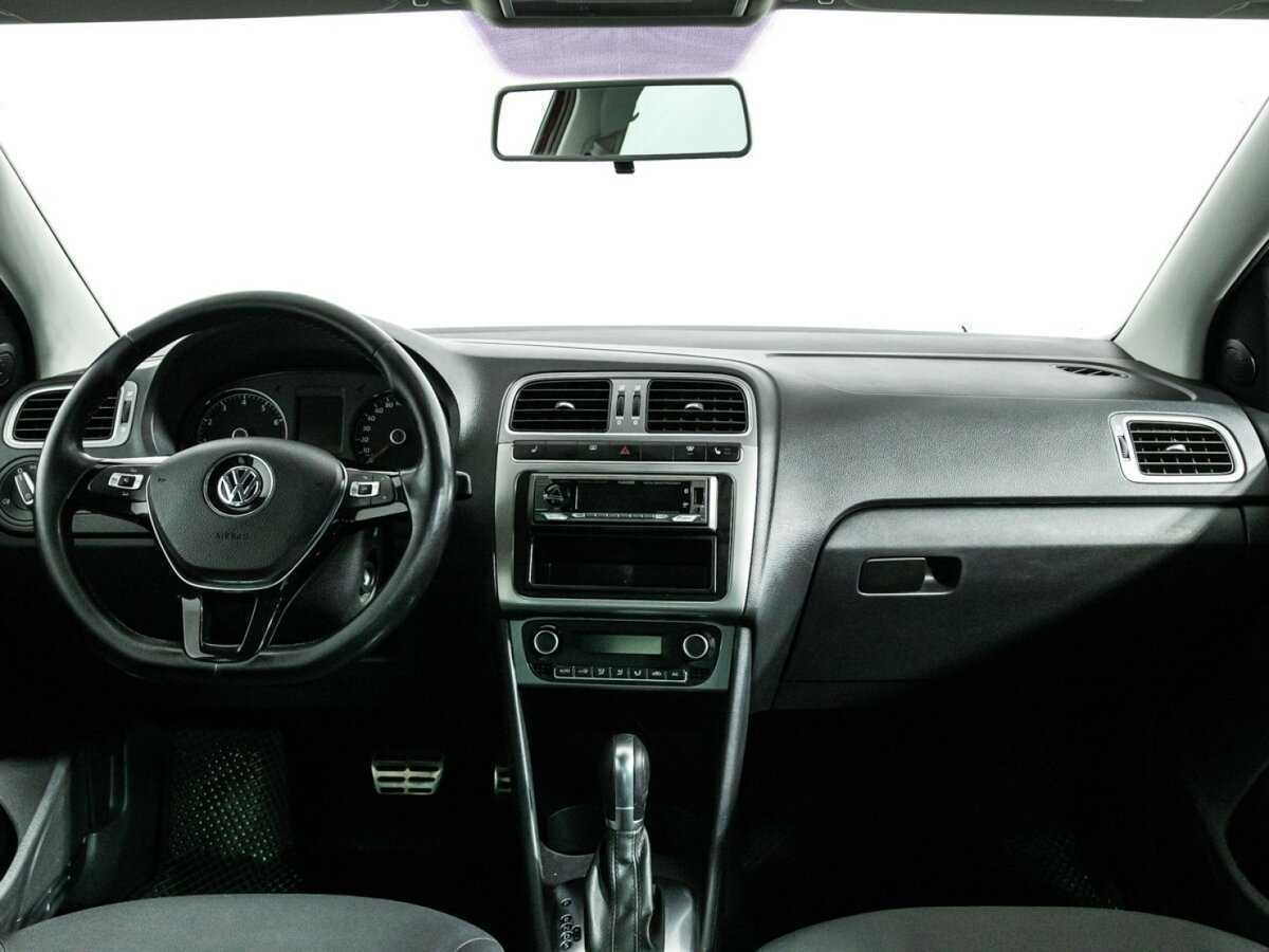 Volkswagen Polo с пробегом — 2016 год. Фото: #12