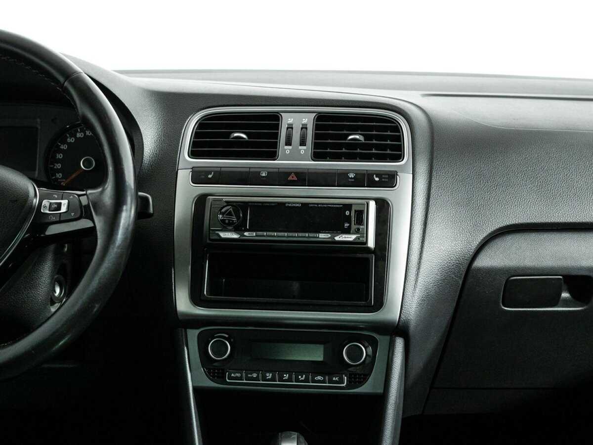 Volkswagen Polo с пробегом — 2016 год. Фото: #13