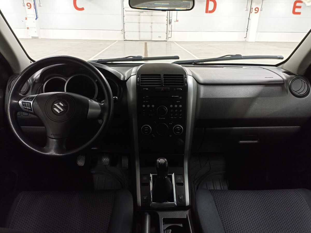 Suzuki Grand Vitara с пробегом — 2013 год. Фото: #13