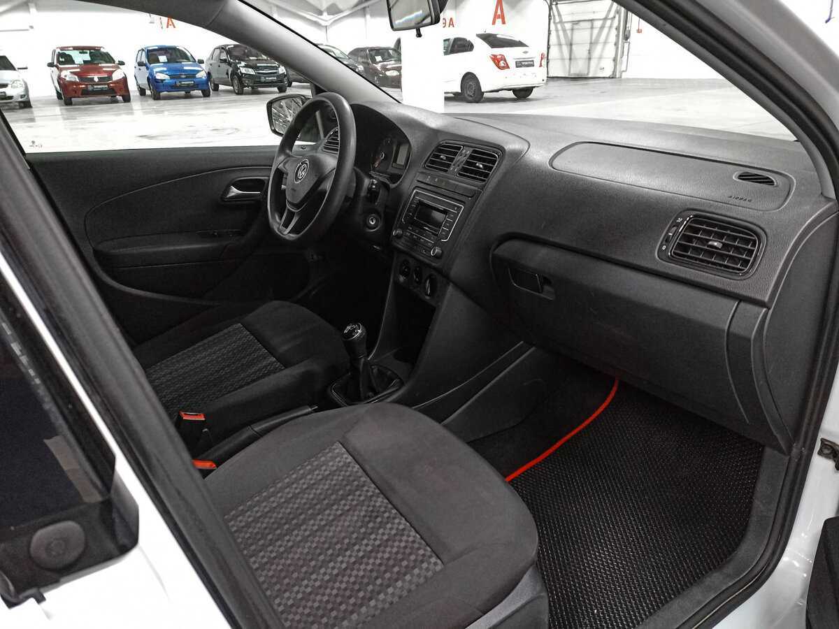 Volkswagen Polo с пробегом — 2019 год. Фото: #9