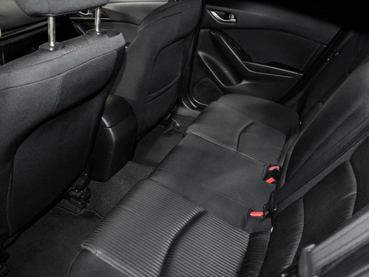 Mazda 3 с пробегом — 2014 год. Фото: #12