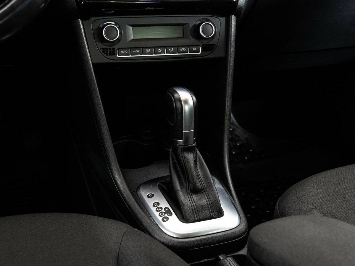 Volkswagen Polo с пробегом — 2017 год. Фото: #9