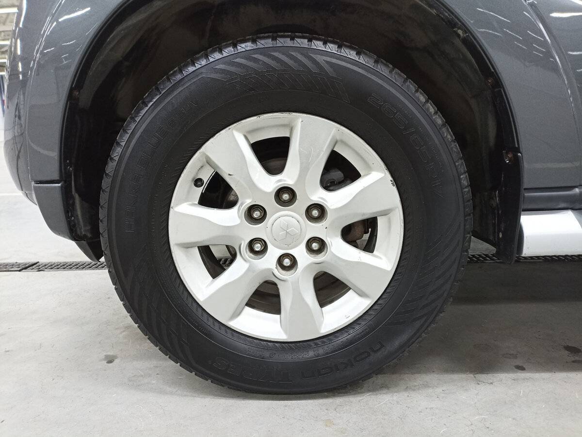 Mitsubishi Pajero с пробегом — 2012 год. Фото: #17