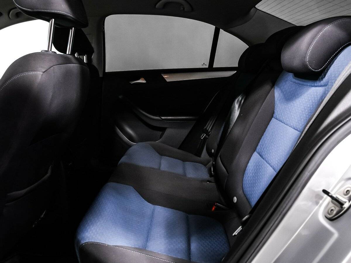 Volkswagen Jetta с пробегом — 2013 год. Фото: #11