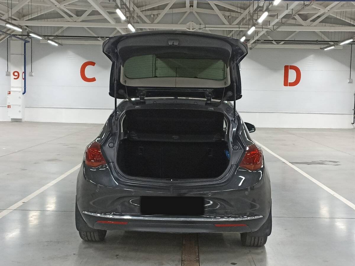 Opel Astra с пробегом — 2012 год. Фото: #9