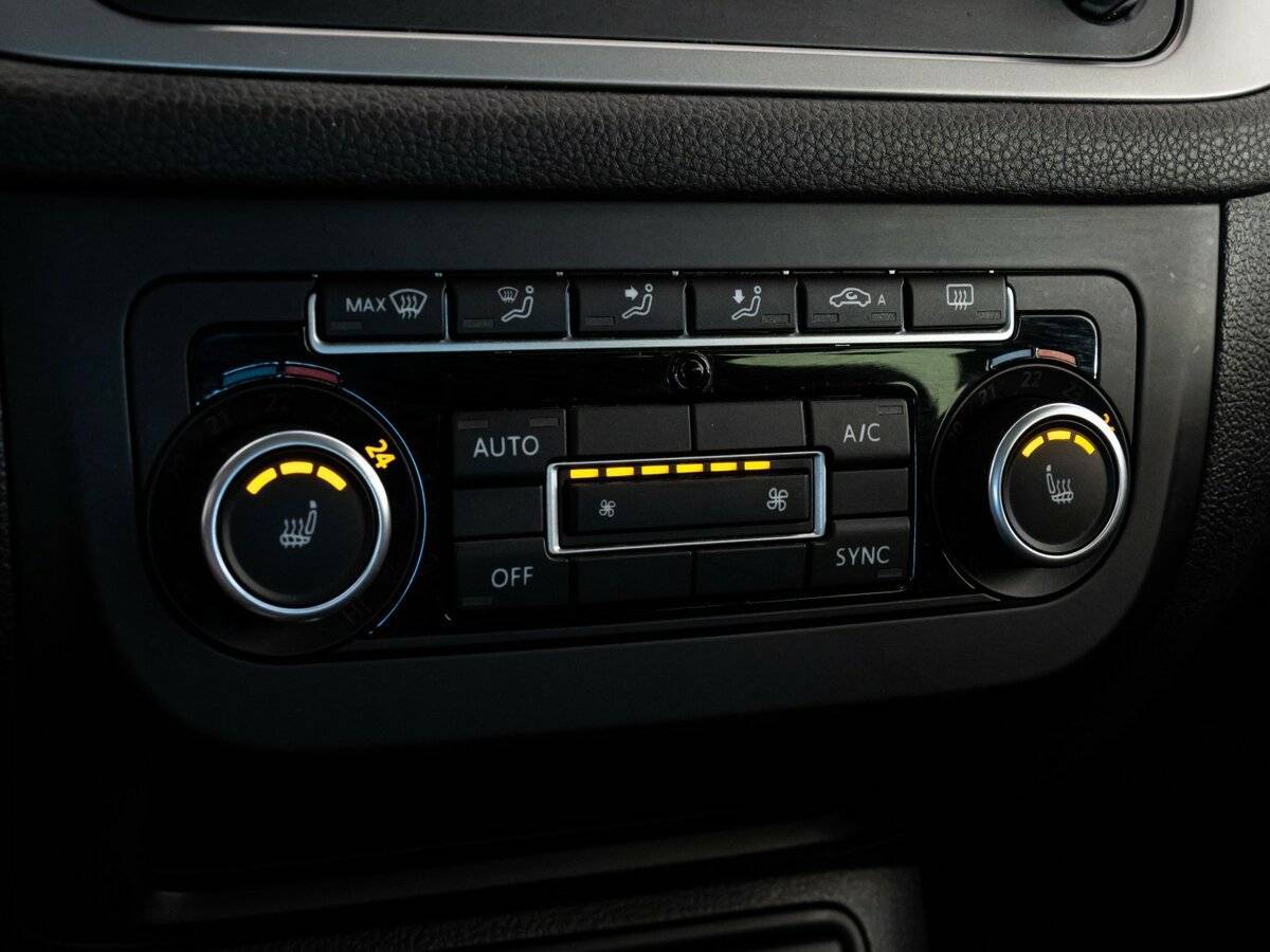 Volkswagen Tiguan с пробегом — 2015 год. Фото: #12