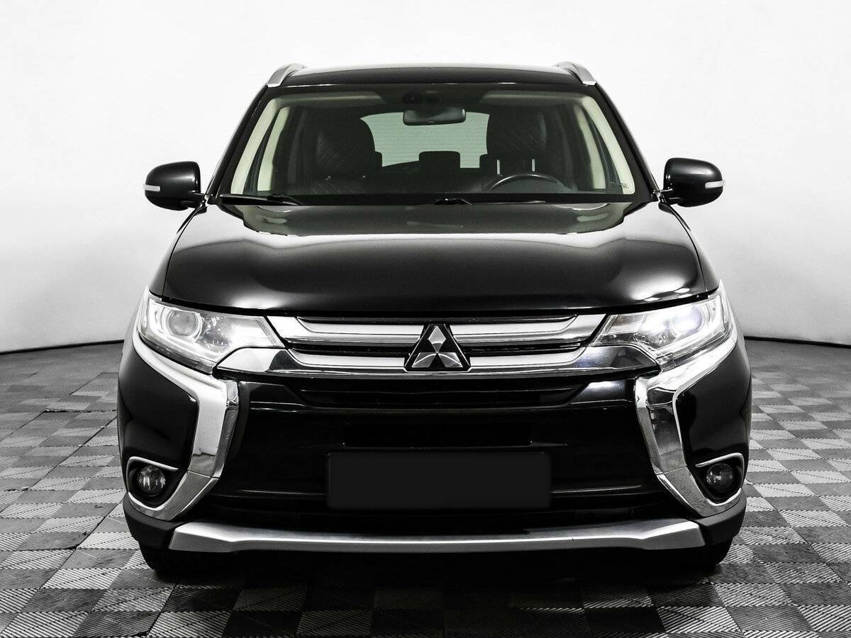 Mitsubishi Outlander с пробегом — 2018 год. Фото: #1