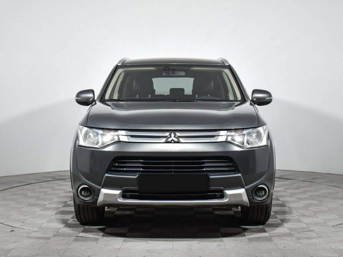 Mitsubishi Outlander с пробегом — 2014 год. Фото: #1