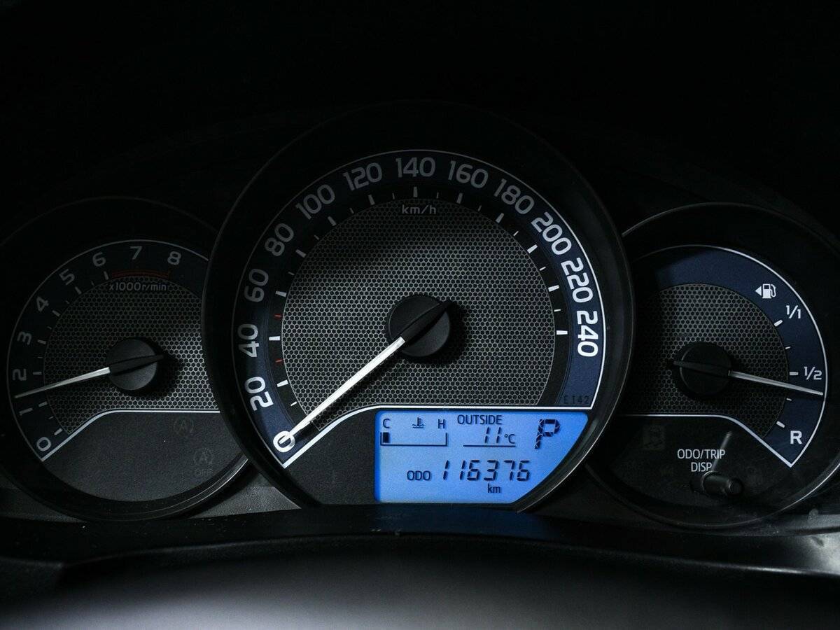 Toyota Corolla с пробегом — 2015 год. Фото: #9