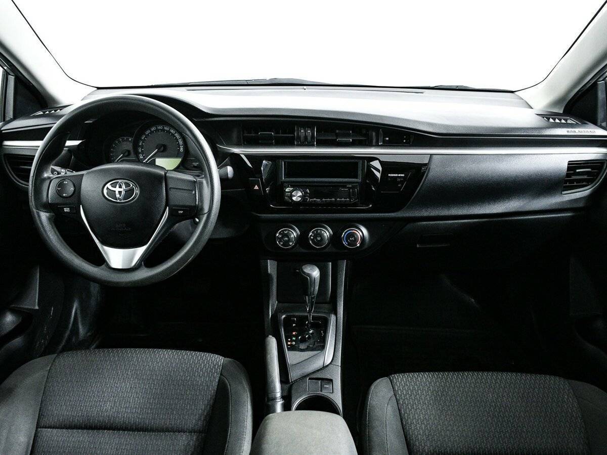 Toyota Corolla с пробегом — 2015 год. Фото: #10
