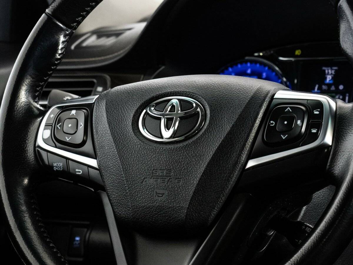 Toyota Camry с пробегом — 2017 год. Фото: #10