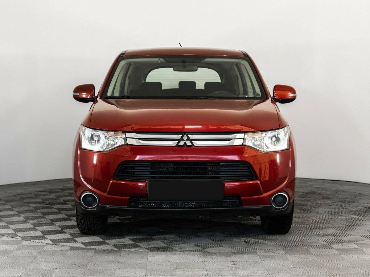 Mitsubishi Outlander с пробегом — 2014 год. Фото: #1