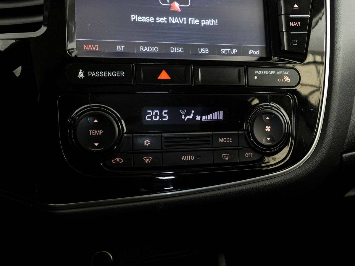 Mitsubishi Outlander с пробегом — 2014 год. Фото: #12