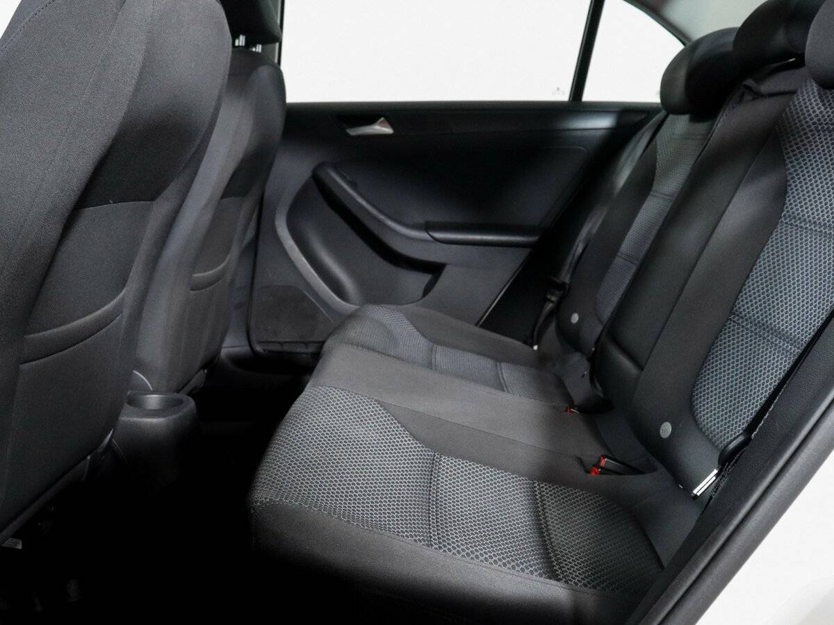 Volkswagen Jetta с пробегом — 2014 год. Фото: #7