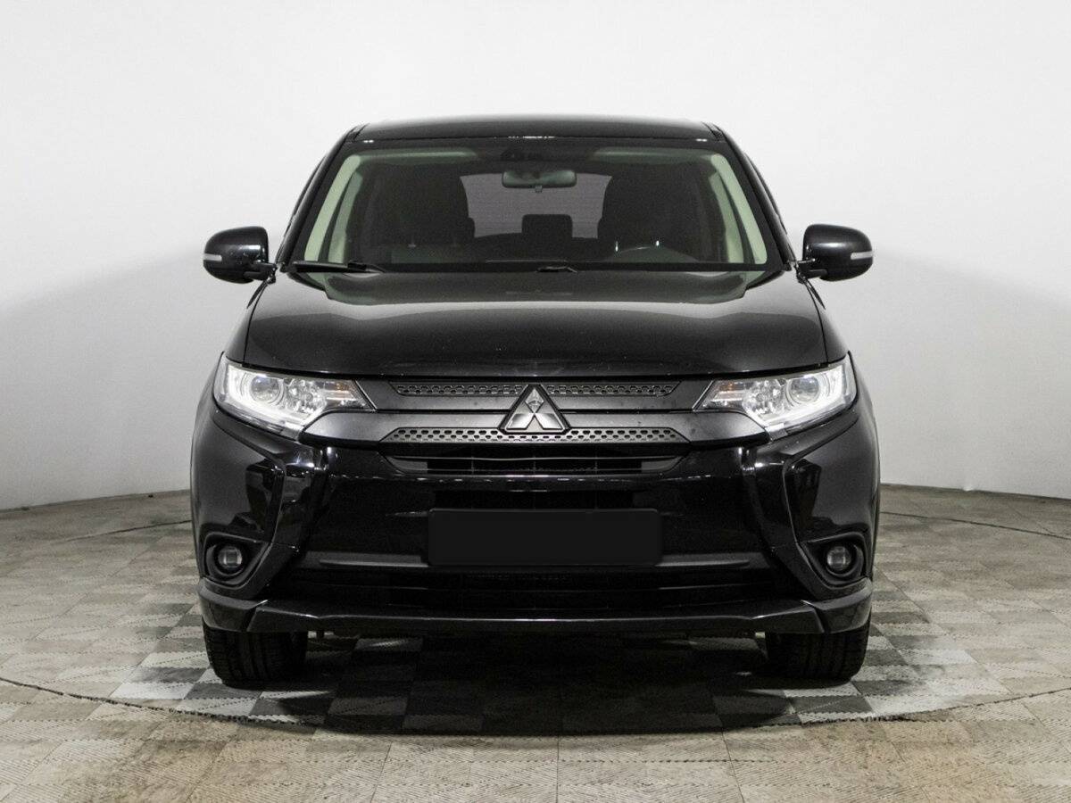 Mitsubishi Outlander с пробегом — 2017 год. Фото: #1